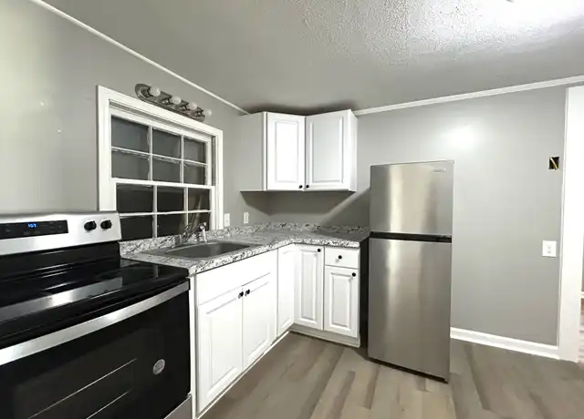 Property at 2050 Lewisburg Hwy Unit D, Pulaski, TN, 38478, 1 bed, 1 bath, [object Object]