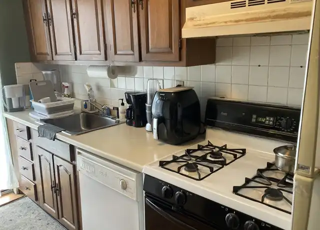 Property at 1734 Commonwealth Ave #4, Brighton, MA, 02135, 2 beds, 1 bath, [object Object]