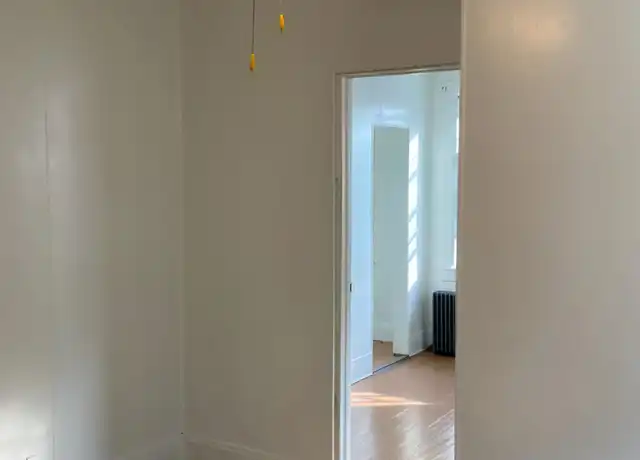 Property at 21 Congress St Unit 3, New Rochelle, NY, 10801, 2 beds, 1 bath, [object Object]