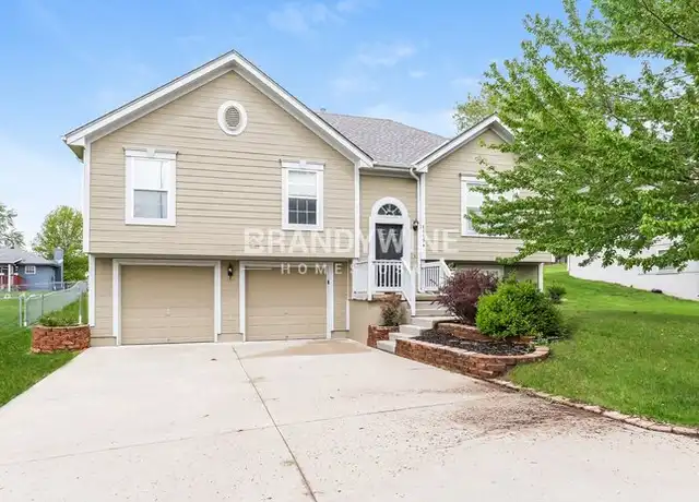 Property at 18504 E 11th St, Independence, MO, 64054, 3 beds, 2.5 baths, [object Object]