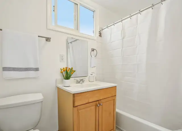 Photo of 407 Avenue G, Redondo Beach, CA 90277