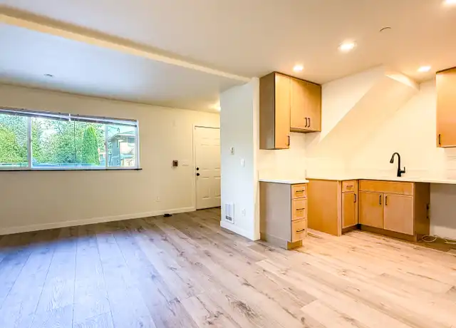 Property at 115 W Casino Rd Unit G, Everett, WA, 98204, 2 beds, 1 bath, [object Object]