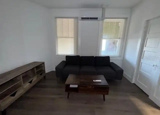 Property at 206 W Main St Unit 205, Leesburg, FL, 34748, 1 bed, 1 bath, [object Object]