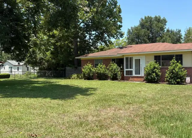 Property at 504 Bowen St, Saint Marys, GA, 31558, 3 beds, 2 baths, [object Object]