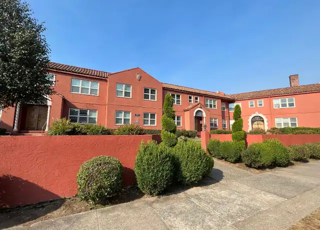 Property at Villa Royalle by Star Metro - 2437 NE Hoyt St, Portland, OR, 97232, 1 bed, 1 bath, [object Object]