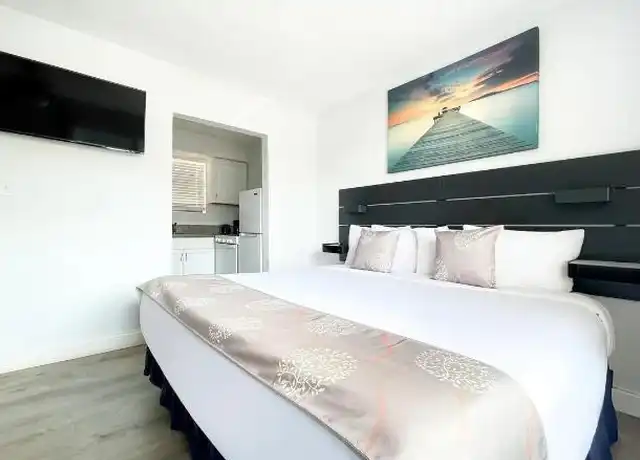 Property at 2115 N Ocean Dr, Hollywood, FL, 33019, 0 beds, 1 bath, [object Object]