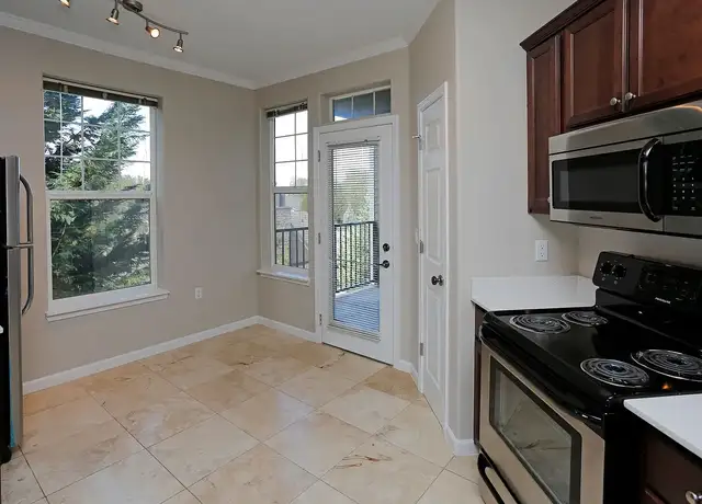 Photo of 400 Springtree Ln, West Linn, OR 97068