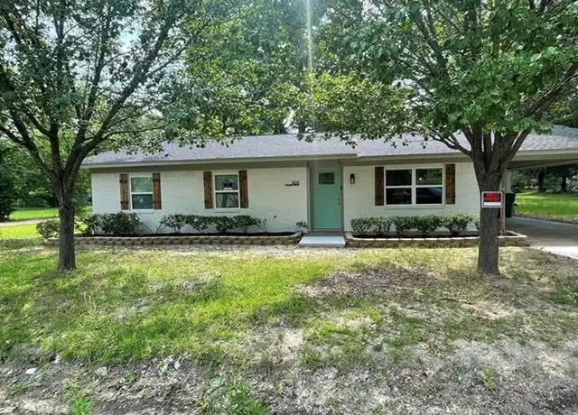 Property at 100 Collins St, Naples, TX, 75568, 3 beds, 2 baths, [object Object]