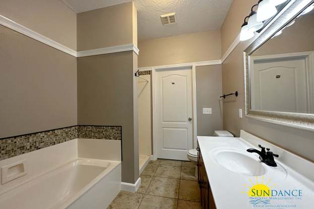 518 Parkview Rd NW, Fort Walton Beach, FL 32547