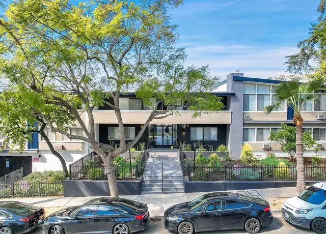Photo of 1253 Havenhurst Dr, West Hollywood, CA 90046