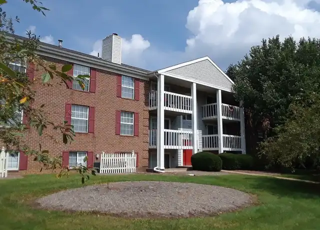 Property at Williamsburg Suites & Garden Apartments - 285 Wilbur Dr NE, North Canton, OH, 44720, 1-2 bed, 1 bath, [object Object]