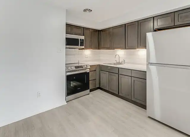 Property at Spring Village Apartments - 601 Poplar St, Sharon Hill, PA, 19079, 1-2 bed, 1 bath, [object Object]