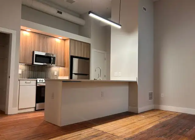 Property at 2 E Broad St Unit 304, Richmond, VA, 23220, 1 bed, 1 bath, [object Object]