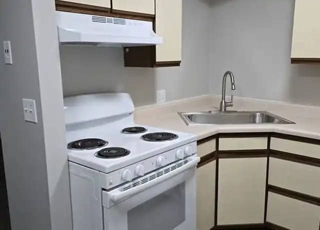 Property at 524 S Main St, Wauconda, IL, 60084, 2 beds, 1 bath, [object Object]