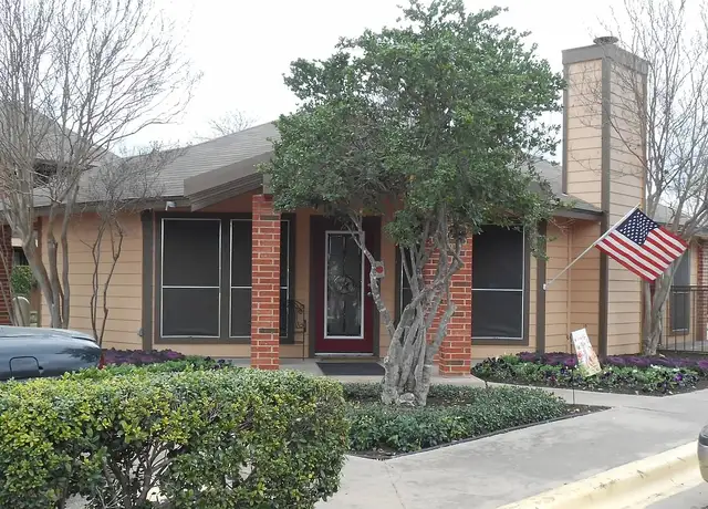 Photo of 200 Robbie Ln, San Marcos, TX 78666