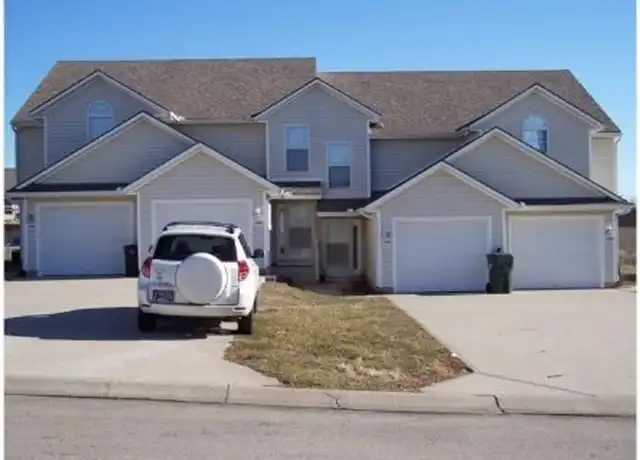 Property at 1209 Pebblecreek Dr Unit D, Warrensburg, MO, 64093, 3 beds, 2.5 baths, [object Object]