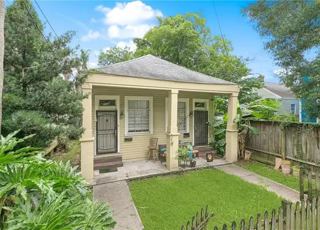 Property at 1138 Cherokee St, New Orleans, LA, 70118, 2 beds, 1 bath, [object Object]