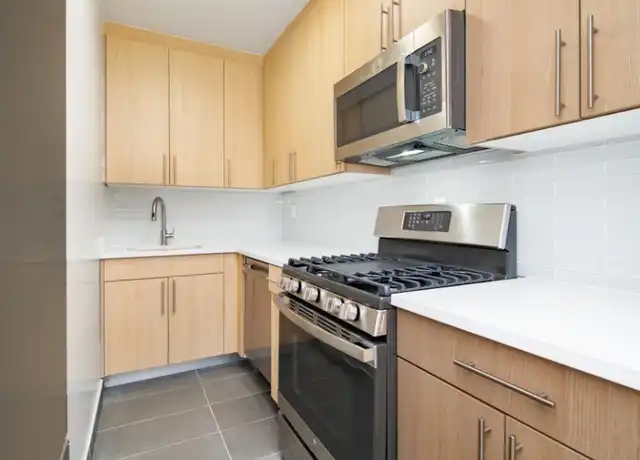 Property at 419 W 52nd St Unit 521, New York, NY, 10019, 1 bed, 1 bath, [object Object]