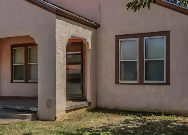 Property at 2113 22nd St, Lubbock, TX, 79411, 2 beds, 1 bath, [object Object]