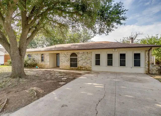 Property at 733 Meadowlark Cir, Crowley, TX, 76036, 3 beds, 2 baths, [object Object]