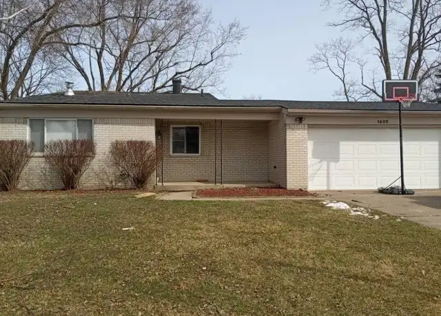 Property at 1820 Lerene Dr, Commerce Township, MI, 48390, 4 beds, 1.5 baths, [object Object]