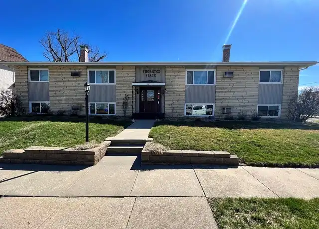 Property at 901 18th St Apt 6, Marion, IA, 52302, 2 beds, 1 bath, [object Object]