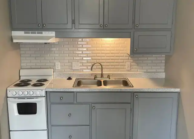 Property at 801 Culver St Unit E105, Commerce, TX, 75428, 1 bed, 1 bath, [object Object]