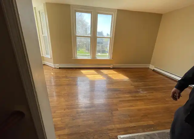 Property at 819 Court St Unit 2, Port Huron, MI, 48060, 3 beds, 1 bath, [object Object]