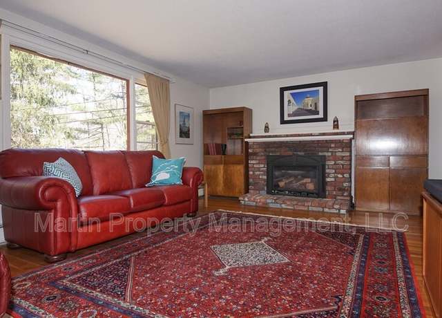 Photo of 198 Carlisle Rd, Bedford, MA 01730