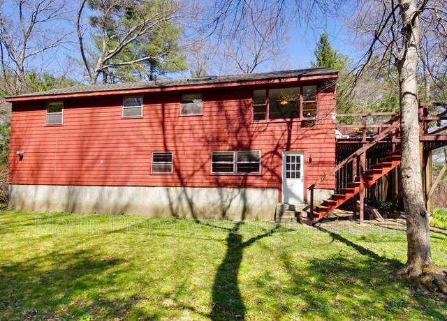 Photo of 198 Carlisle Rd, Bedford, MA 01730