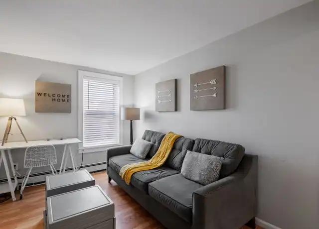 Property at 526 Hevey St Unit 4, Manchester, NH, 03102, 1 bed, 1 bath, [object Object]