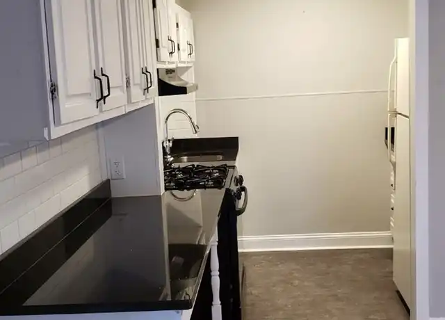 Property at 55 Summer St, Haverhill, MA, 01830, 1 bed, 1 bath, [object Object]