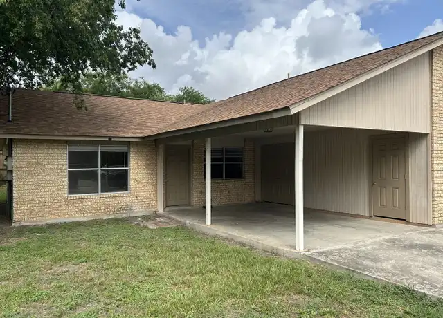 Property at 1324 S Mesquite Ave, New Braunfels, TX, 78130, 2 beds, 1 bath, [object Object]