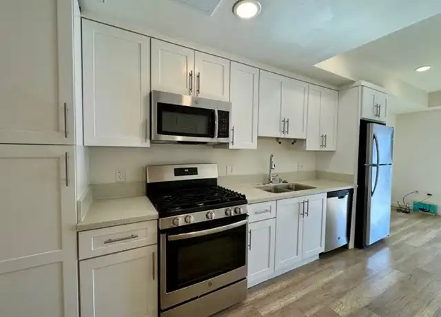 Property at 1025 S Berendo St Unit 207, Los Angeles, CA, 90006, 0 beds, 1 bath, [object Object]