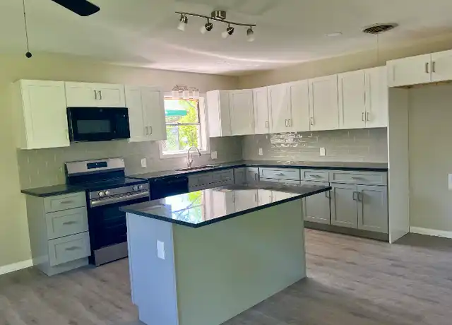 Property at 2413 Scott Blvd, Temple, TX, 76504, 3 beds, 2 baths, [object Object]