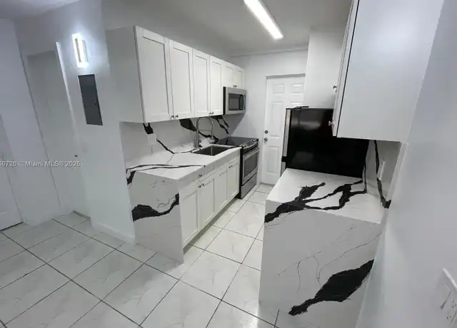 Property at 1709 NW 8th Ct Unit 2, Fort Lauderdale, FL, 33311, 2 beds, 1 bath, [object Object]