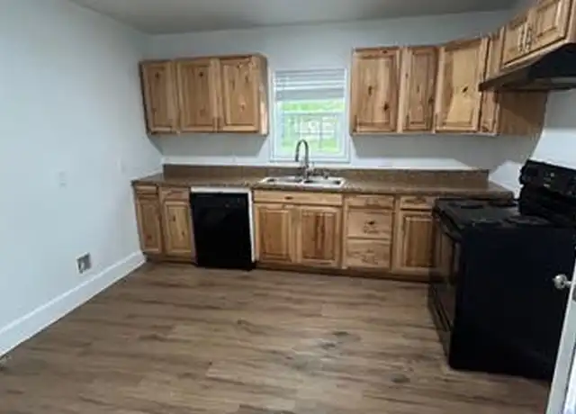 Property at 1201 S Throckmorton St, Sherman, TX, 75090, 3 beds, 1 bath, [object Object]