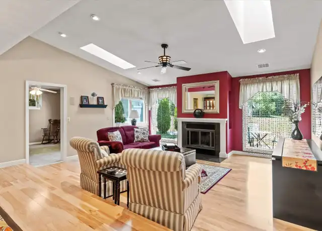 Property at 40 Walden Pond Dr, Nashua, NH, 03064, 2 beds, 2 baths, [object Object]
