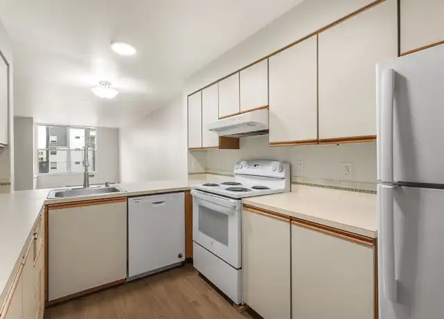 Property at Strada 67 - 6619 Roosevelt Way NE, Seattle, WA, 98115, 1 bed, 1 bath, [object Object]
