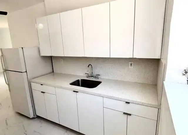Property at 25 Navarre Ave, Coral Gables, FL, 33134, 1 bed, 2 baths, [object Object]