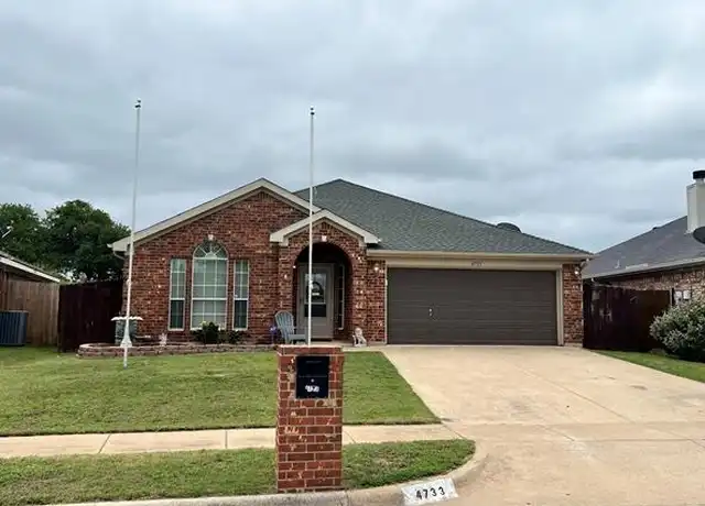Property at 4733 Topaz Ln, Granbury, TX, 76049, 4 beds, 2 baths, [object Object]