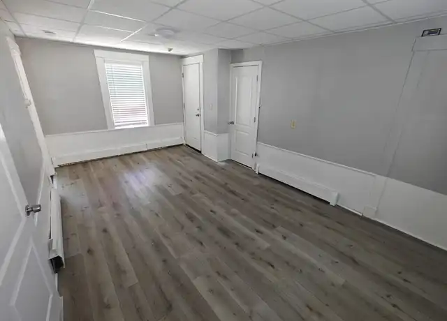 Property at 27 Vine St Unit 4, Haverhill, MA, 01830, 1 bed, 1 bath, [object Object]