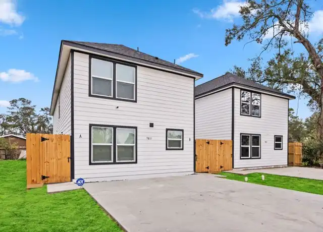 Property at 8215 Bigwood St Unit B, Houston, TX, 77078, 3 beds, 2.5 baths, [object Object]