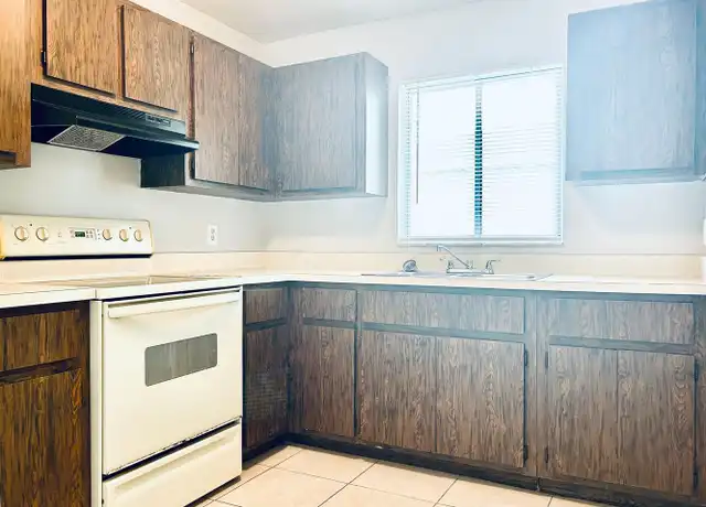 Property at 202 SE 24th Ave #1, Cape Coral, FL, 33990, 2 beds, 1 bath, [object Object]