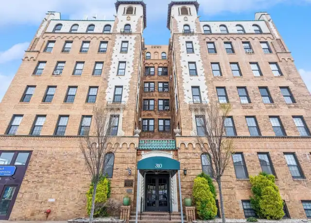 Property at 310 Riverside Blvd Unit 3C, Long Beach, NY, 11561, 1 bed, 1 bath, [object Object]