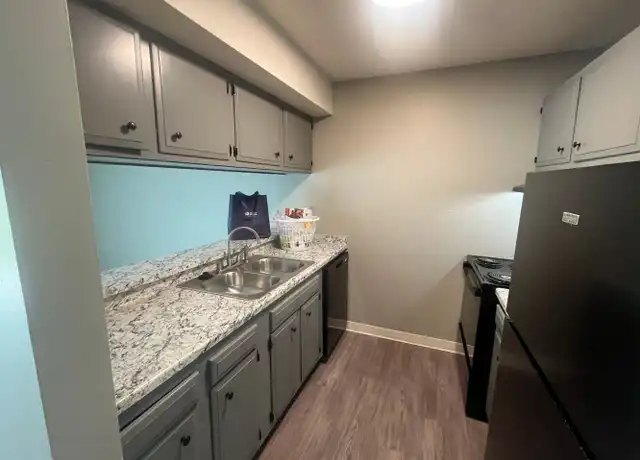 Property at 519 W 27th St S Unit 719-102, Wichita, KS, 67217, 1 bed, 1 bath, [object Object]