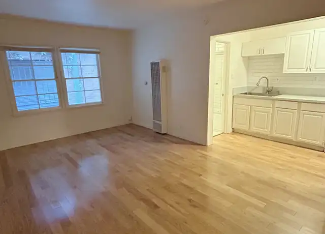 Property at 645 Burnside Ave Unit 4, Los Angeles, CA, 90036, 0 beds, 1 bath, [object Object]