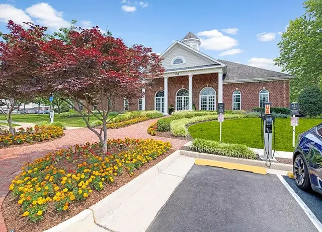 Photo of 2150 Astoria Cir, Herndon, VA 20170