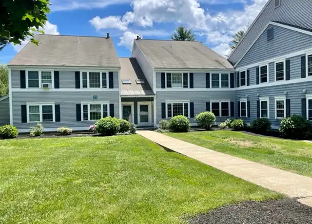 Property at 104 Springbrook Cir, Portsmouth, NH, 03801, 2 beds, 2 baths, [object Object]
