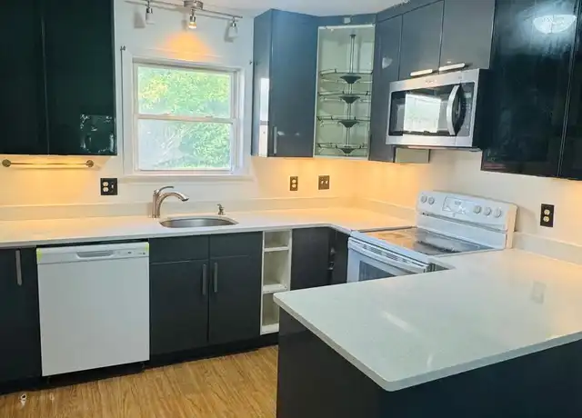 Property at 374 Halley Ave #374, Fairfield, CT, 06825, 2 beds, 1.5 baths, [object Object]